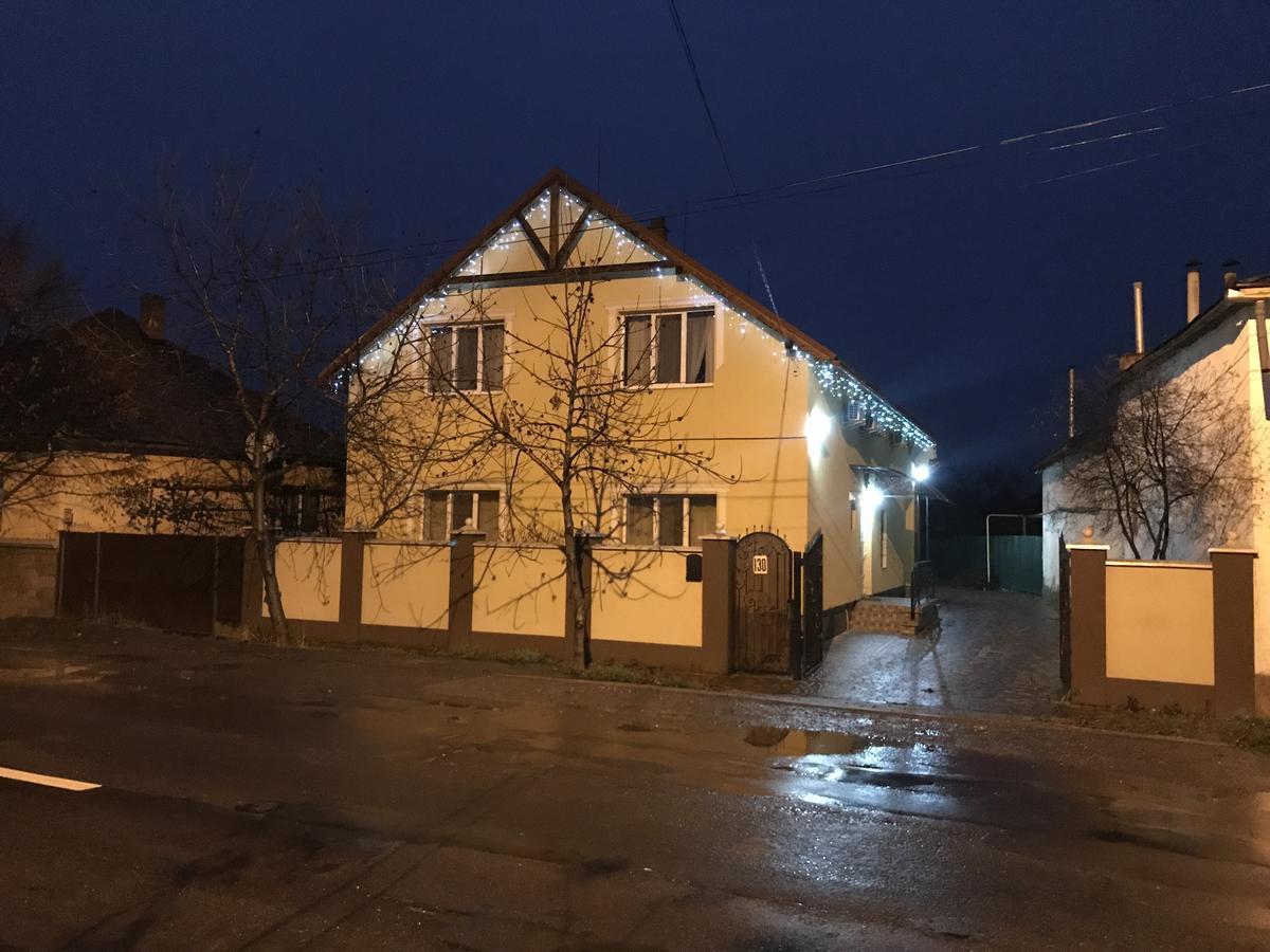 Міні Готель Вілла Вікторія Berehove  Exterior photo